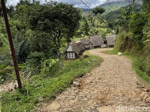 Jalan Mengerikan ke Kampung Ciptagelar yang Berada Dekat Jakarta