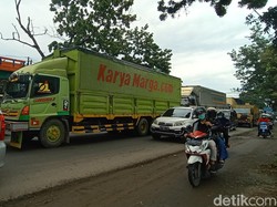 Awas Lur! Perbaikan Jalur Pantura Kudus-Pati Picu Kemacetan Siang ini