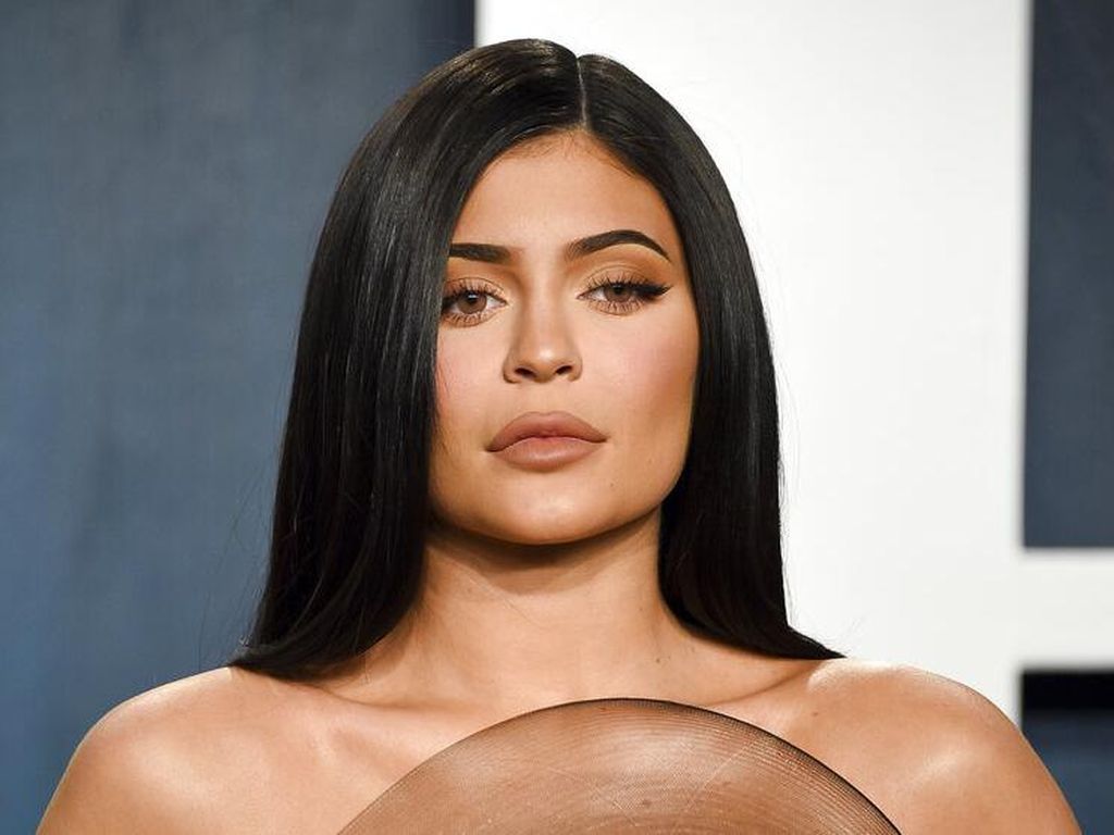 Kylie Jenner Naik Berat Badan Hingga 27 Kg Setelah Melahirkan Anak Kedua Kylie Jenner Naik Berat Badan Hingga 27 Kg Setelah Melahirkan Anak Kedua