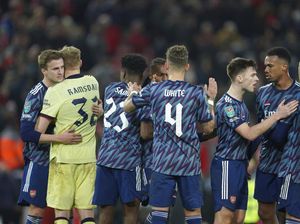 Arsenal Main 10 Orang, Kok Lebih Semangat?