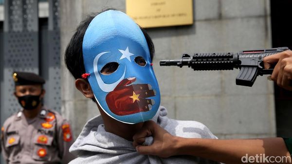 Aksi di Kedubes China, Massa Tolak Olimpiade Musim Dingin di Beijing