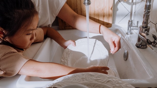 Melatih kemandirian dari kecil