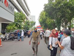 Pegawai Kantor Walkot Jakpus Berhamburan Saat Gempa Guncang Jakarta