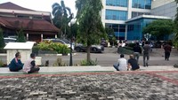 Momen Pegawai Pemkot Berhamburan ke Luar Gedung Saat Gempa 6,6