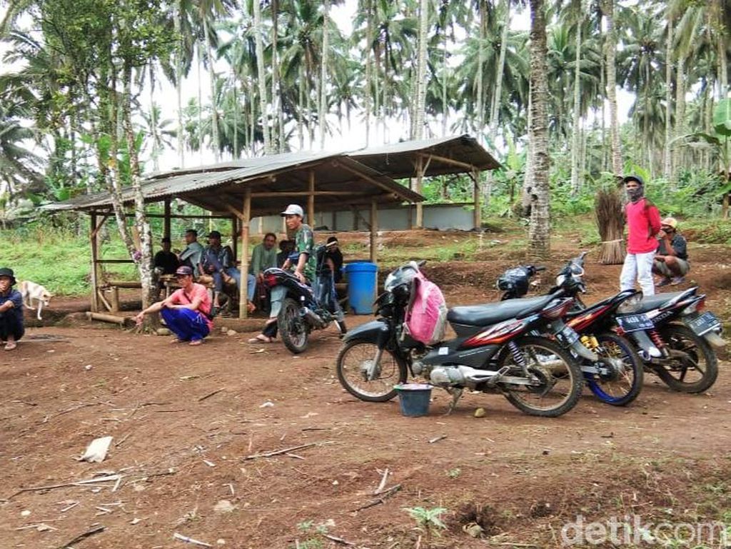 Viral Polisi Patroli Dikepung Warga di Perkebunan Pakel Banyuwangi