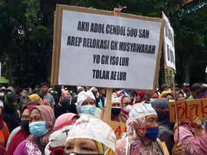 Ratusan Pedagang di Bojonegoro Tolak Relokasi Pasar Induk Ratusan Pedagang di Bojonegoro Tolak Relokasi Pasar Induk