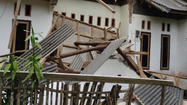Potret Kerusakan Rumah Warga di Pandeglang Akibat Gempa M 6,6