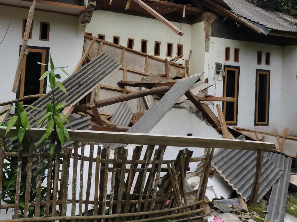 Potret Kerusakan Rumah Warga di Pandeglang Akibat Gempa M 6,6