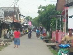 Sejumlah Warga Pandeglang Mengungsi ke Masjid Saat Gempa 6,6 M Guncang Banten