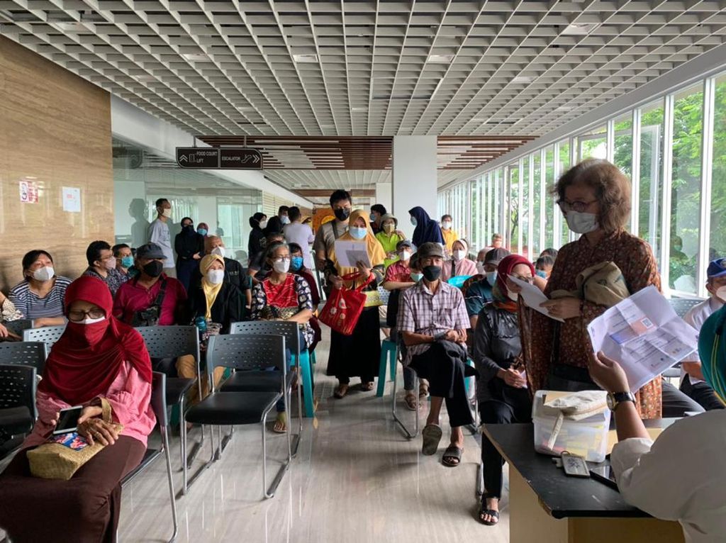 Cerita Lansia Sudah Nunggu 1,5 Jam tapi Gagal Dapat Vaksinasi Booster Cerita Lansia Sudah Nunggu 1,5 Jam tapi Gagal Dapat Vaksinasi Booster