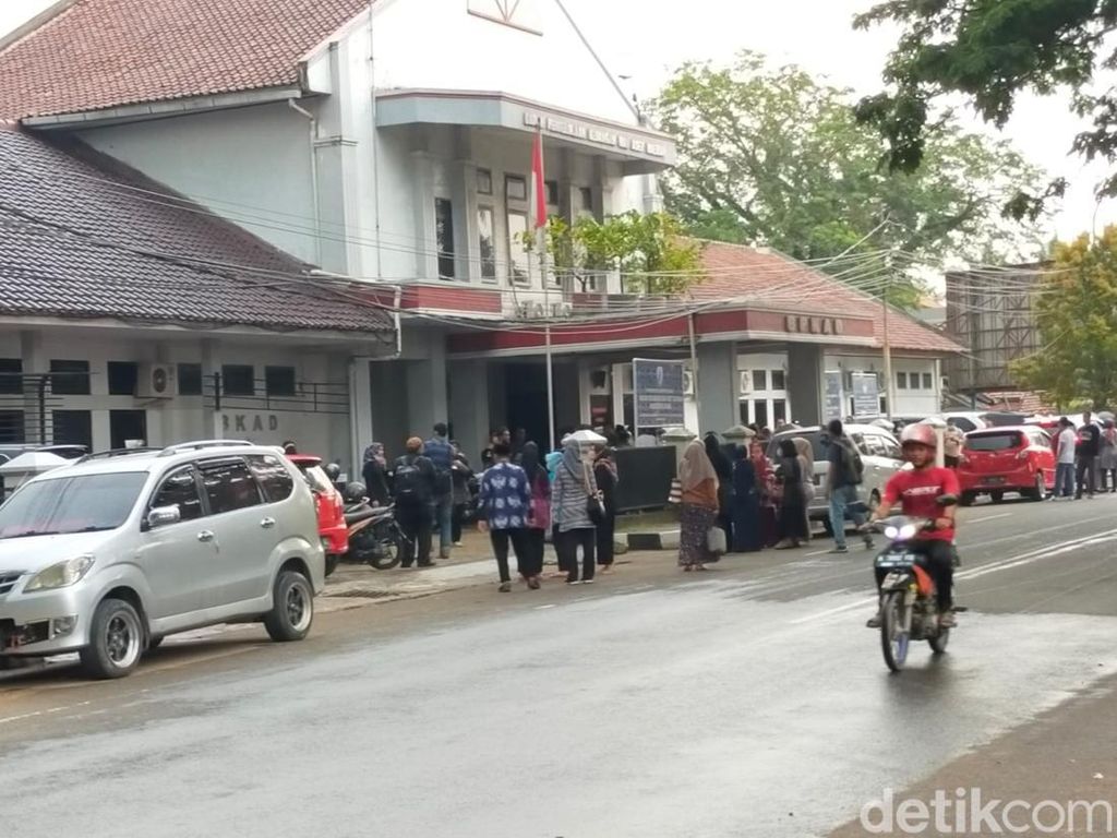 Gempa Banten, Warga Rangkasbitung: Kantor BKAD Goyang, Kencang Banget!