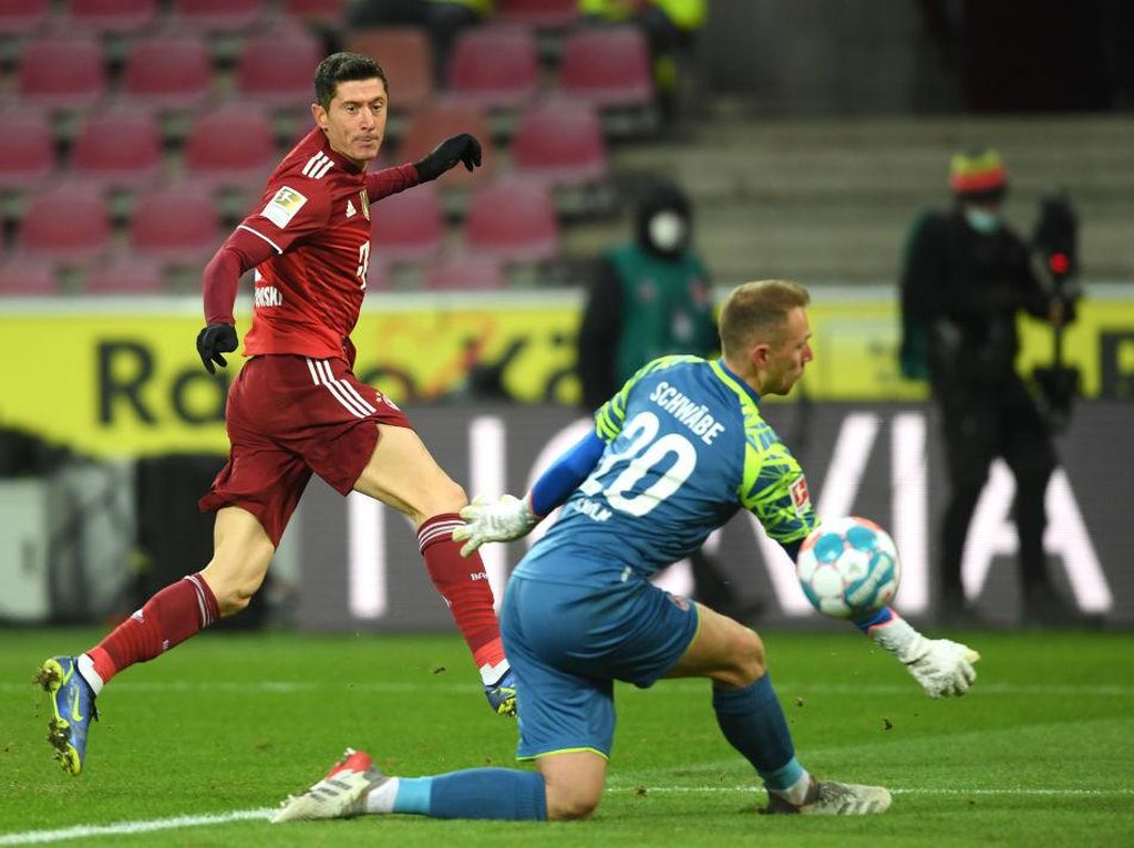 Koln Vs Bayern: Lewandowski Hat-trick, Die Roten Menang 4-0