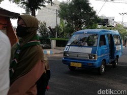 Penumpang Sangat Sepi, Sopir Angkot Pasuruan Andalkan Carteran