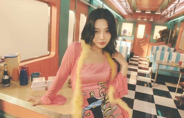 Double toning rahasia cantik Joy/Foto: Instagram.com/redvelvet.smtown Double toning rahasia cantik Joy