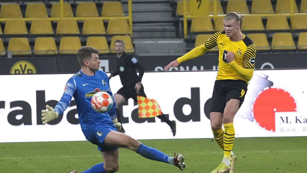 Erling Haaland bikin 2 gol, kala Borussia Dortmund libas Freiburg 5-1. (Foto: AP/Martin Meissner)