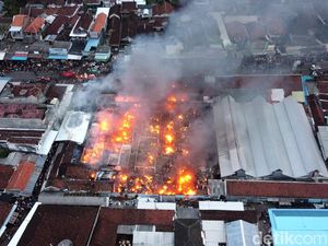 Foto-foto Kebakaran Pasar Bajul Mati Banyuwangi