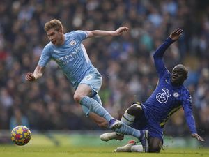 Man City Kalahkan Chelsea karena Main Sabar