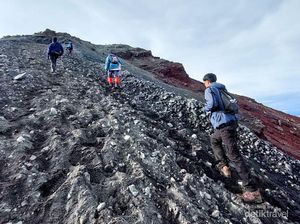Jalur Puncak Rinjani Ditutup Sementara untuk Evakuasi Pendaki Brasil