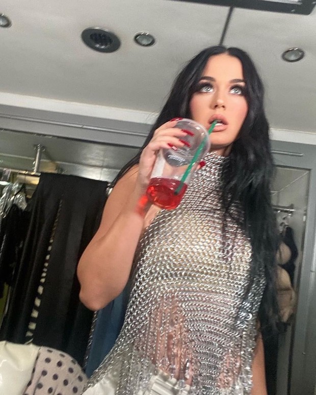 Intip Deretan Custom Fahionable Katy Parry di Video Clip 