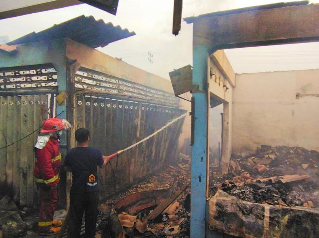 Pasar Bajulmati Banyuwangi Terbakar Pasar Bajulmati Banyuwangi Terbakar