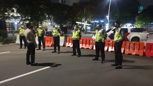 Cegah Balapan Liar, Lalin Jl Medan Merdeka Timur Jakpus Ditutup Malam Ini Cegah Balapan Liar, Lalin Jl Medan Merdeka Timur Jakpus Ditutup Malam Ini