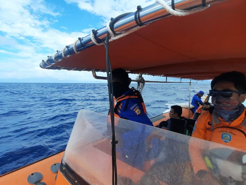 Kapal Muatan Semen Tenggelam di Laut Maluku, 8 Penumpang Hilang