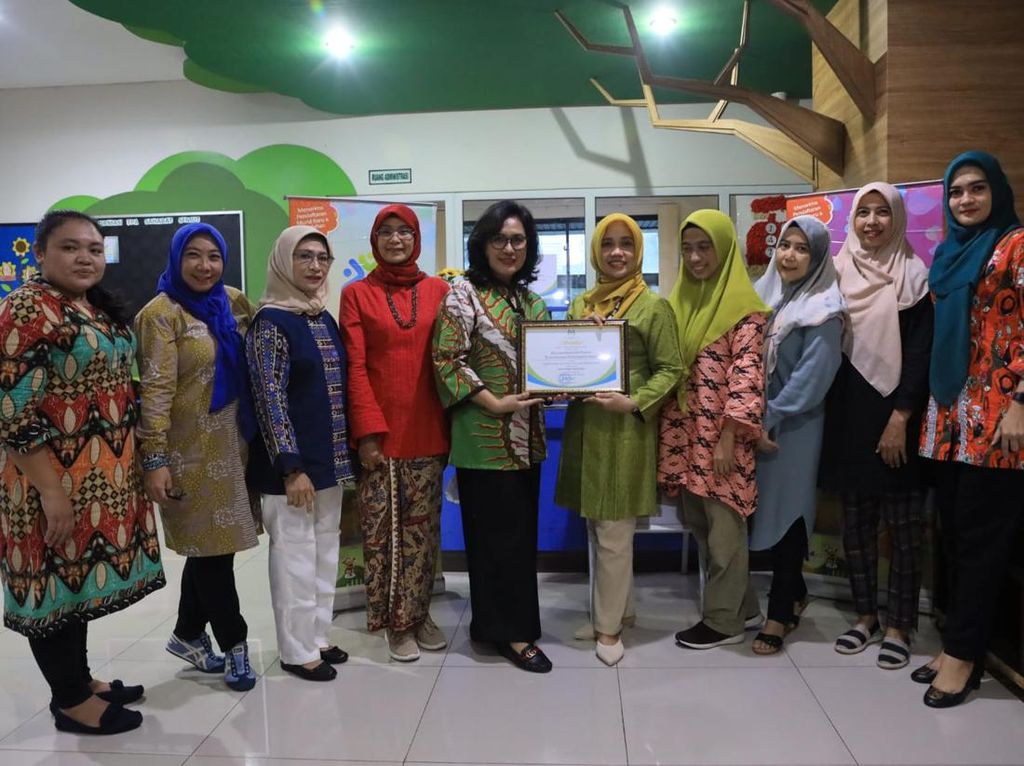 TPA Sahabat Semut Kemnaker Raih Predikat Tara Utama dari KemenPPPa TPA Sahabat Semut Kemnaker Raih Predikat Tara Utama dari KemenPPPa