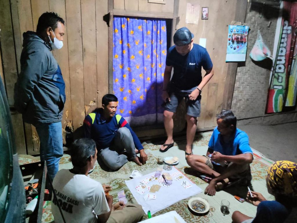 4 Petani di Ngawi Terciduk Polisi Saat Judi