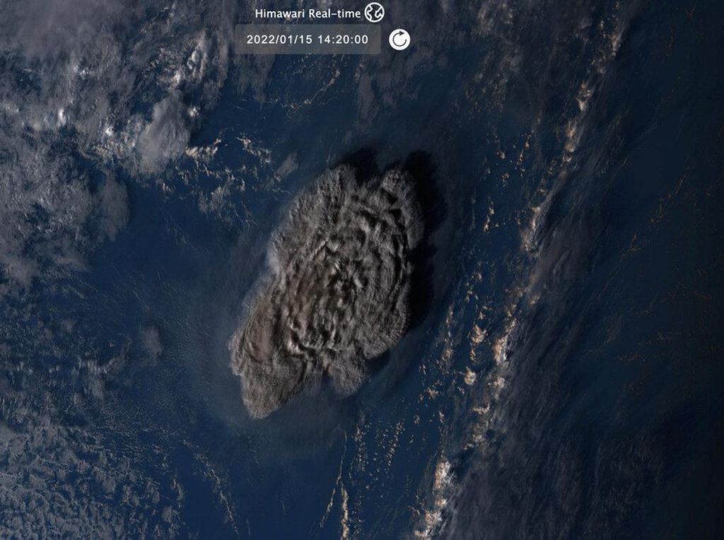 Detik-detik Erupsi Dashyat Gunung Bawah Laut Tonga