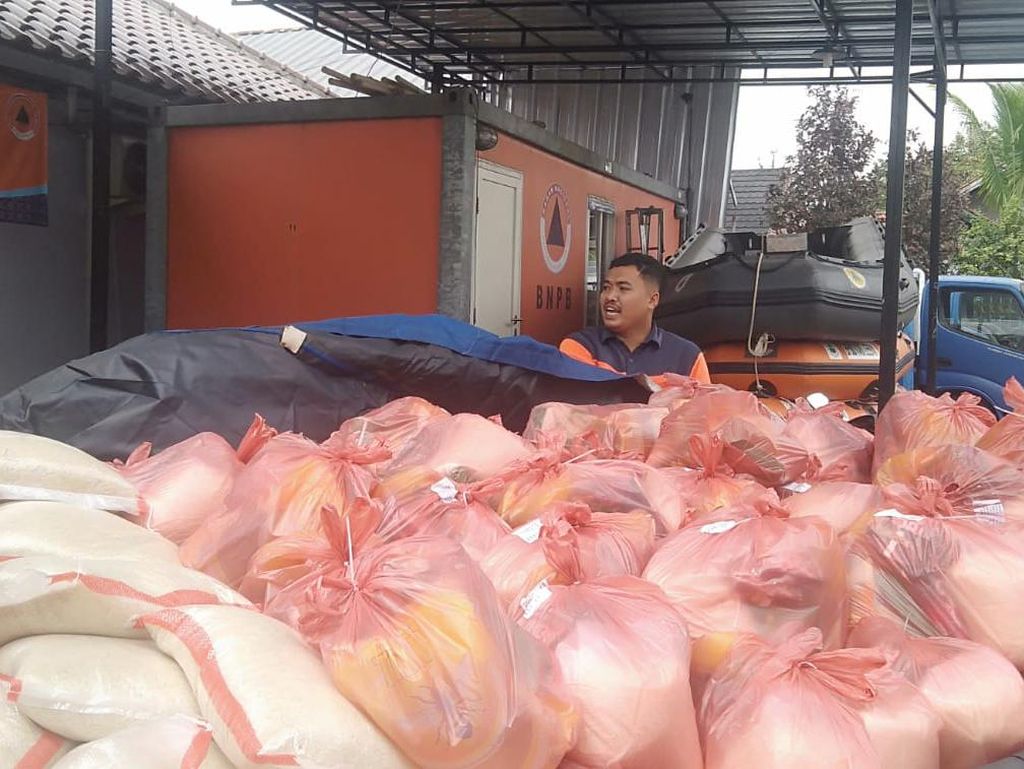 BPBD Salurkan 212 Bantuan Logistik ke Korban Gempa di Lebak