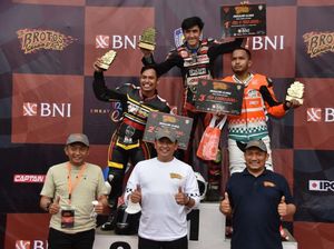 270 Vespa Klasik-Matic Adu Cepat Rebutkan Piala Ketua MPR