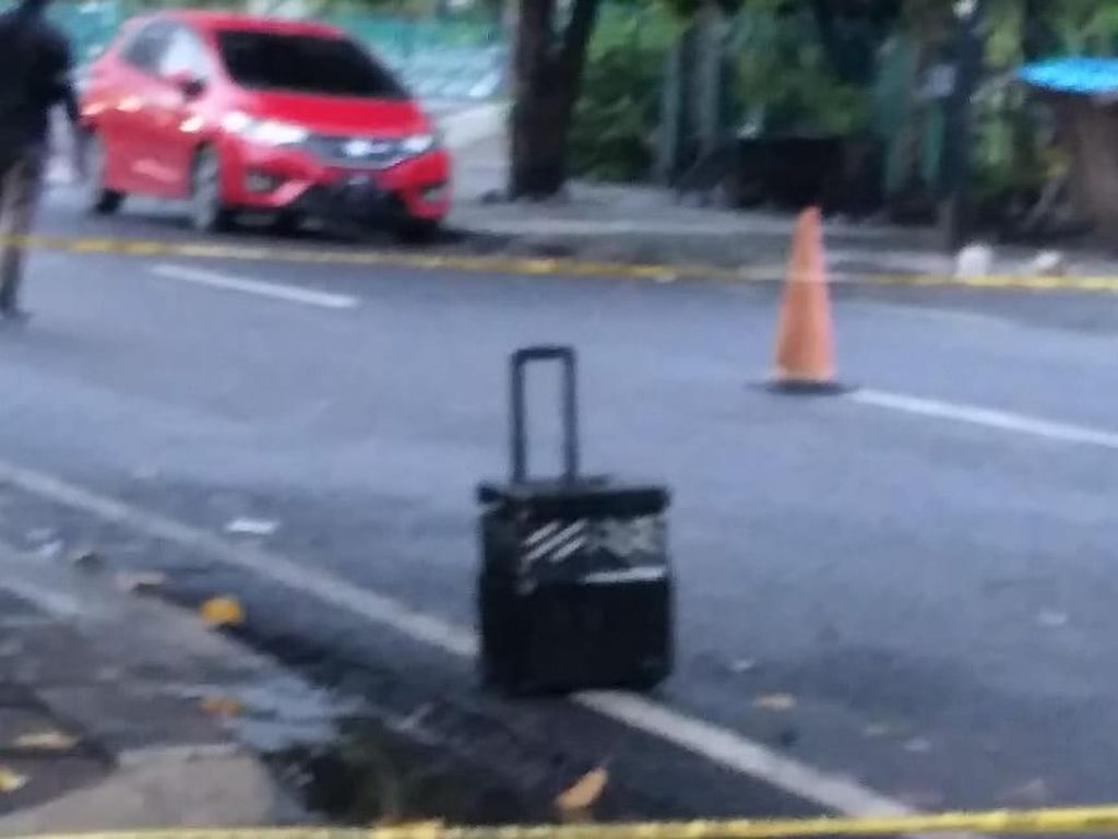 Koper Dikira Bom Bikin Geger Warga Makassar, Ternyata Berisi Pakaian