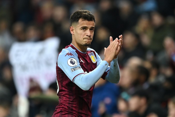 BIRMINGHAM, ENGLAND - JANUARY 15: Philippe Coutinho of Aston Villa applauds the fans following the Premier League match between Aston Villa and Manchester United at Villa Park on January 15, 2022 in Birmingham, England. (Photo by Shaun Botterill/Getty Images)