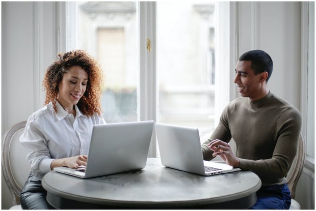 pria elemen air/Foto: pexels.com/ Andrea Piacquadio Pria Aquarius suka perempuan yang bisa menghargai privasinya