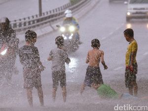 BMKG: Waspada Potensi Hujan di Jaksel dan Jaktim Sore Hari BMKG: Waspada Potensi Hujan di Jaksel dan Jaktim Sore Hari