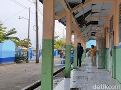 43 Sekolah-16 Puskesmas di Pandeglang Rusak Akibat Gempa Banten 43 Sekolah-16 Puskesmas di Pandeglang Rusak Akibat Gempa Banten