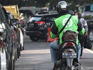 Ojol Tunarungu: 20 Meter Sebelum Belok, Silakan Tepuk Pundak Saya Ojol Tunarungu: 20 Meter Sebelum Belok, Silakan Tepuk Pundak Saya