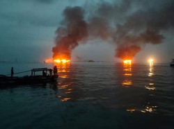 3 Kapal Nelayan Terbakar di Pelabuhan Muara Angke