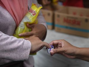 Harga Minyak Goreng Turun Lagi 1 Februari, Subsidi Tetap Jalan?