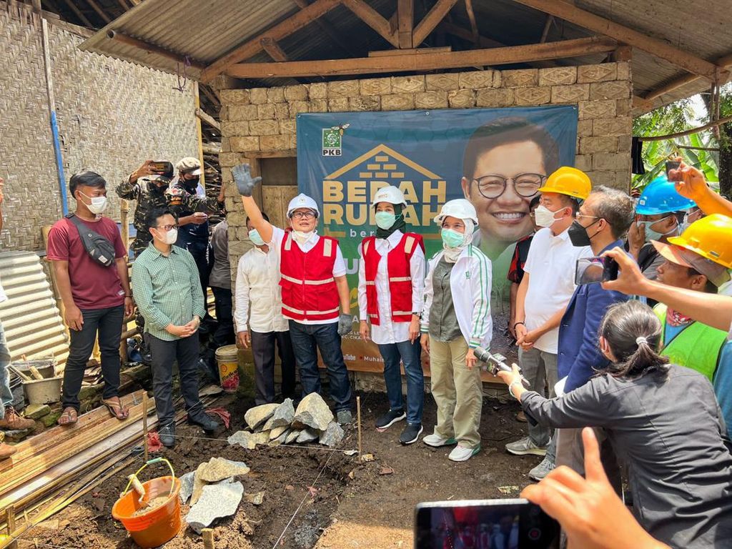 Cak Imin Renovasi Rumah Kakek Sukria yang Mirip Kandang Kambing