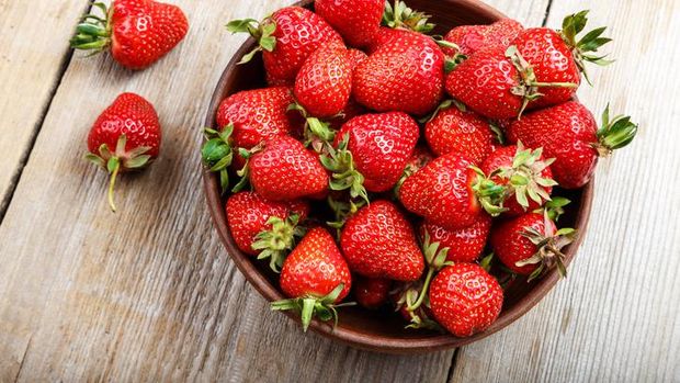 Cara Bersihkan Strawberry yang Praktis