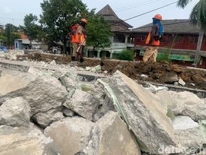 Jembatan Rp 10 M di Karawang Ambles, DPRD Minta Pembangunan Dievaluasi Jembatan Rp 10 M di Karawang Ambles, DPRD Minta Pembangunan Dievaluasi