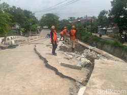 Jembatan Rp 10 M Ambles di Karawang Bakal Diperbaiki-Ditutup 6 Bulan
