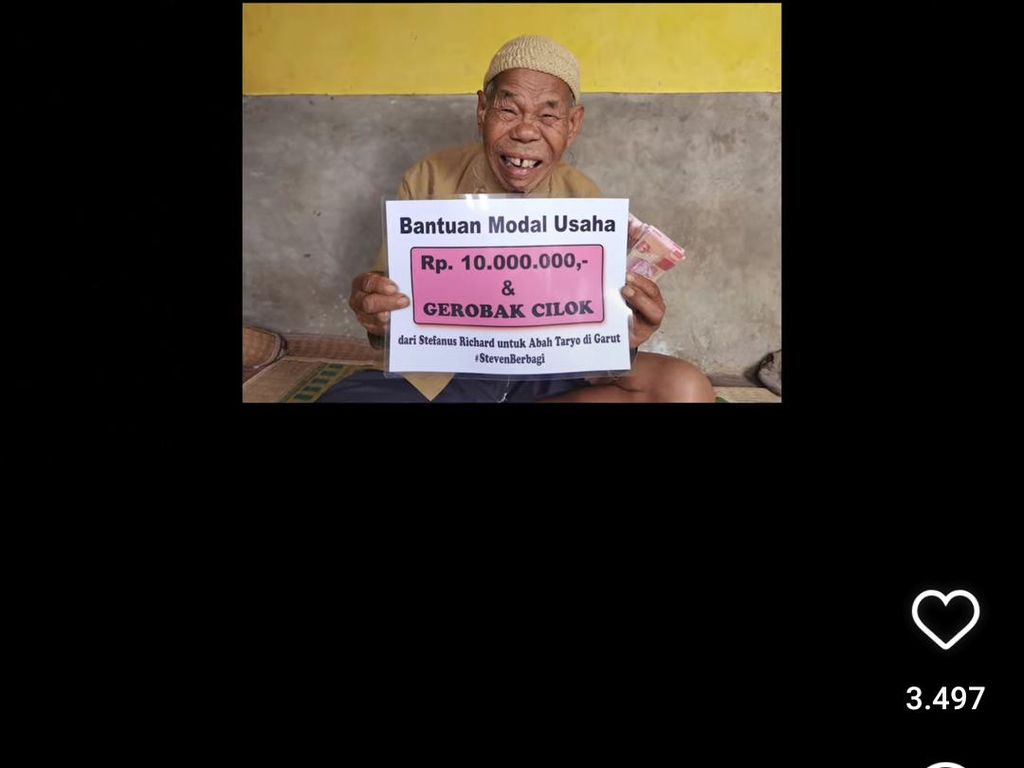 Jualan Cilok Sampai Gemetar, Kakek Ini Dapat Donasi Puluhan Juta Rupiah