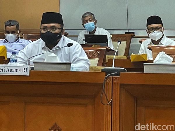 Menag-Komisi VIII Bahas Ibadah Haji 2022