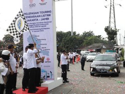 Menhub Lepas Touring Mobil Listrik Jakarta-Jambi