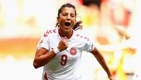 Di level timnas, Nadia Nadim sudah tampil 99 kali untuk timnas Denmark dan mencetak 38 gol. Dia sudah mencetak total 228 gol di klub dan timnas. Foto: Getty Images/Dean Mouhtaropoulos