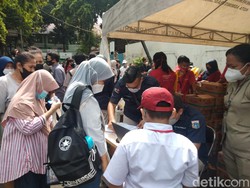 Pemkot Jakpus Gelar Operasi Pasar, Seliter Minyak Goreng Dijual Rp 14 Ribu
