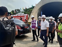 Jokowi Ungkap Operasi Kereta Cepat Jakarta-Bandung Mundur ke Juni 2023