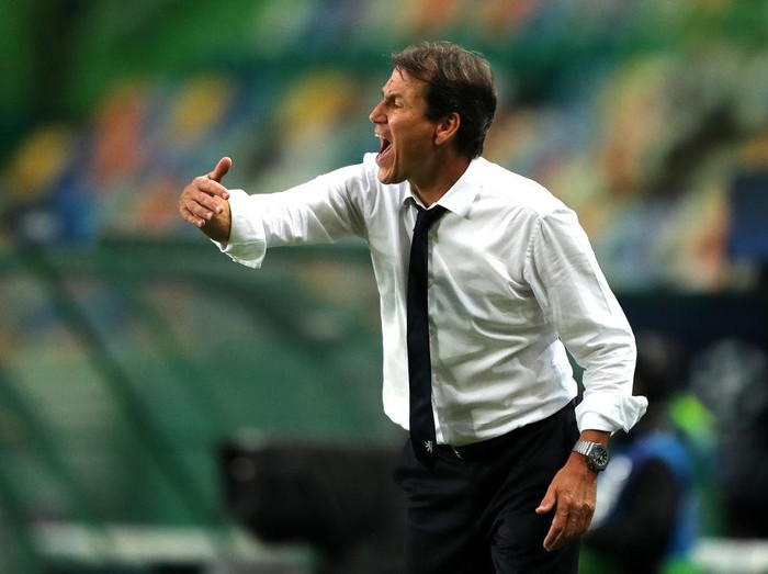 LISBON, PORTUGAL - AUGUST 19: Rudi Garcia, Head Coach of Olympique Lyonnais reacts during the UEFA Champions League Semi Final match between Olympique Lyonnais and Bayern Munich at Estadio Jose Alvalade on August 19, 2020 in Lisbon, Portugal. (Photo by Miguel A. Lopes/Pool via Getty Images)